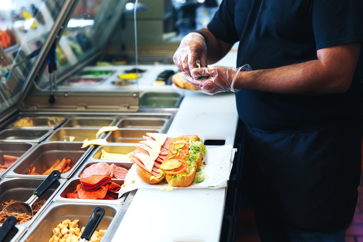 A fastgrowing restaurant chain turned up the heat on food safety and